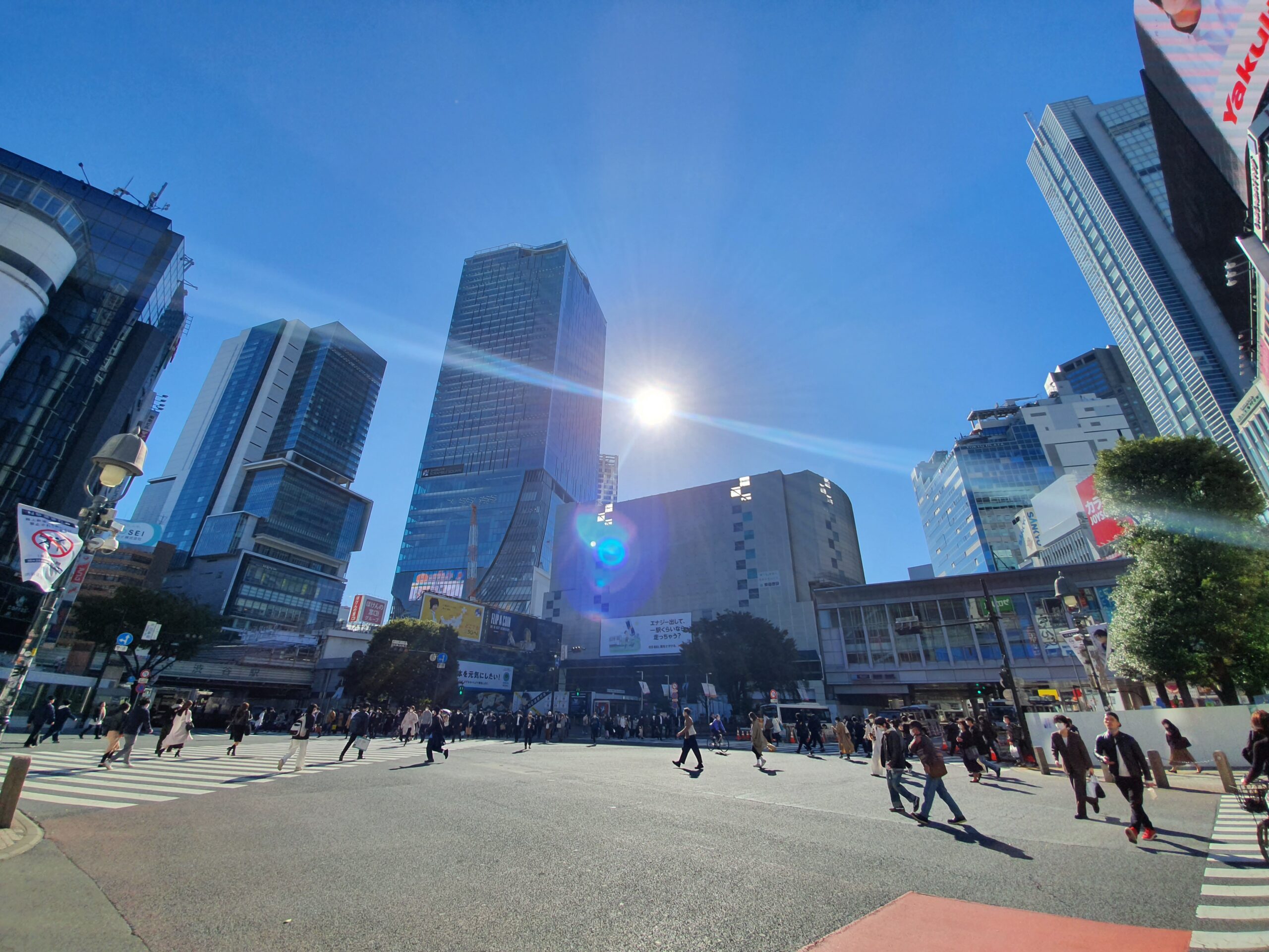 Crowds crossing the Shibuya Scramble Crossing in Tokyo